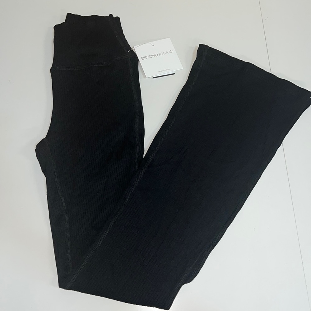 Beyond Yoga - High waisted ribbed flare pants